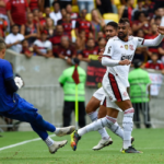 Flamengo vence de goleada