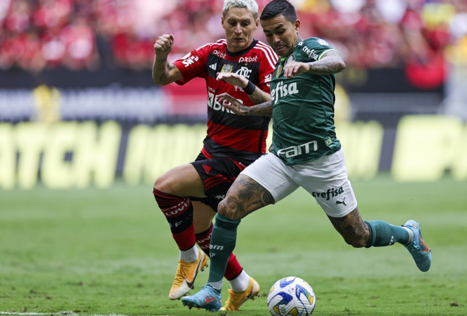 Palmeiras e Flamengo disputam a Supercopa