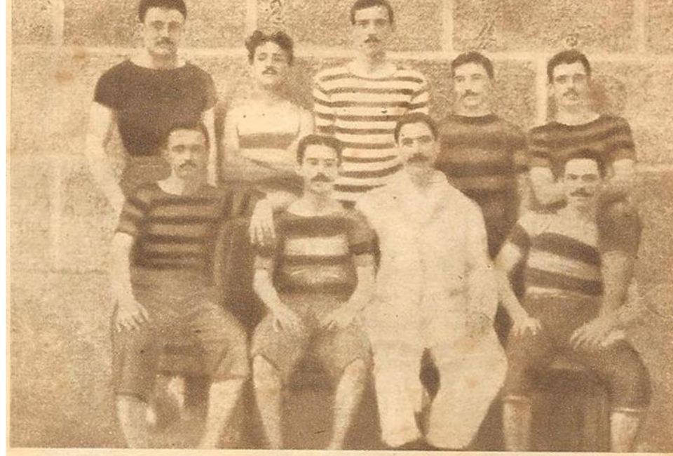 Remadores do Grupo Regatas do Flamengo em 1896.