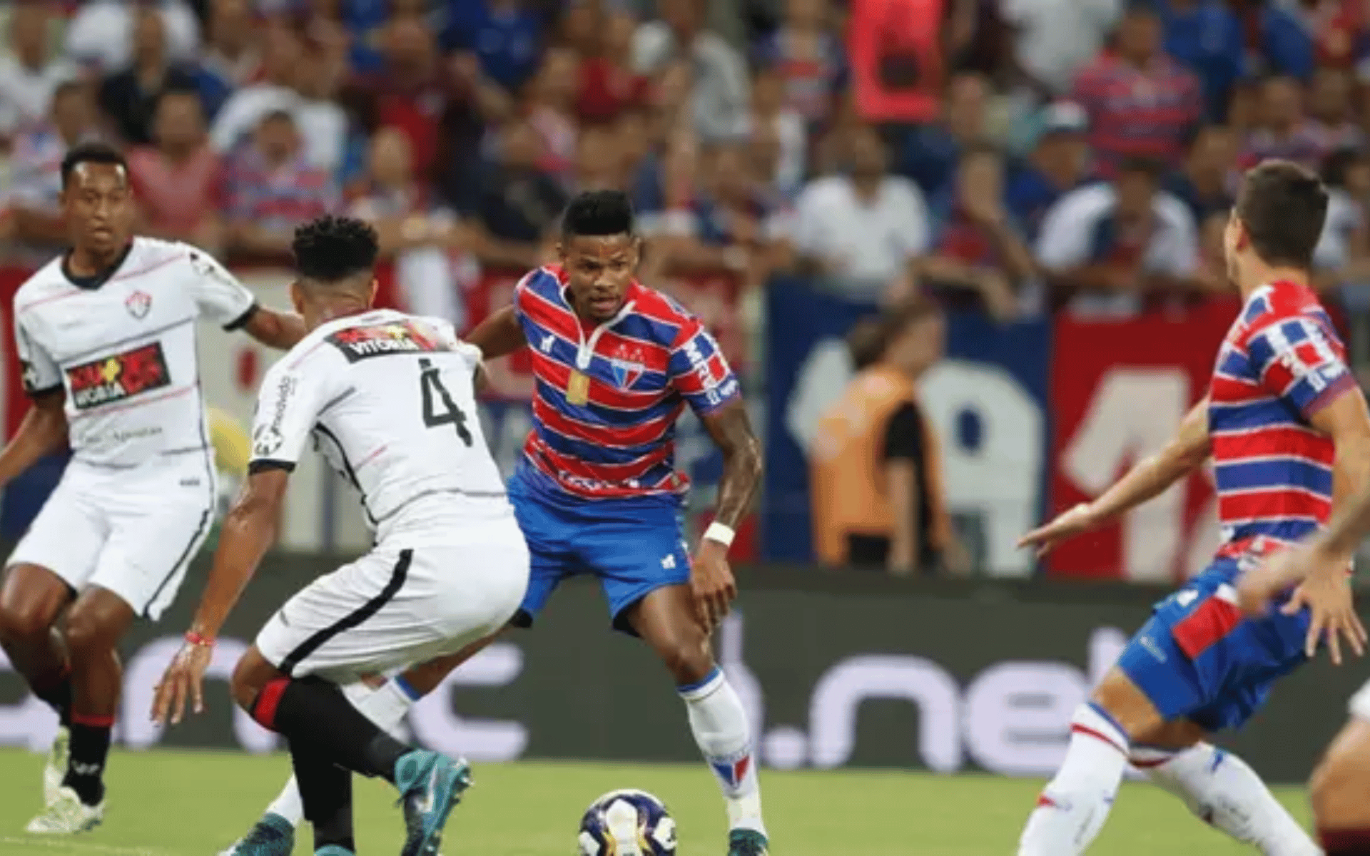 Fortaleza x Vitória no Castelão