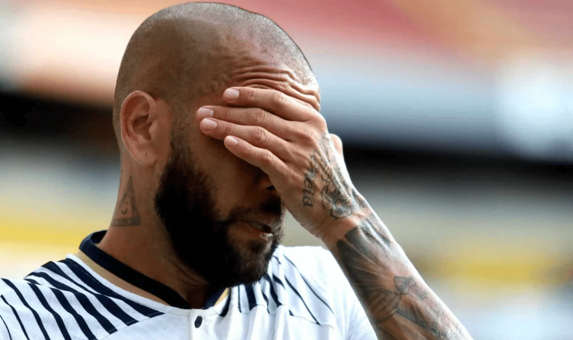 Daniel alves e tribunal (1)